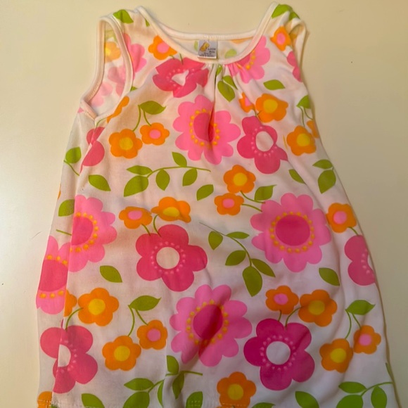 Two piece set - Picture 2 of 5